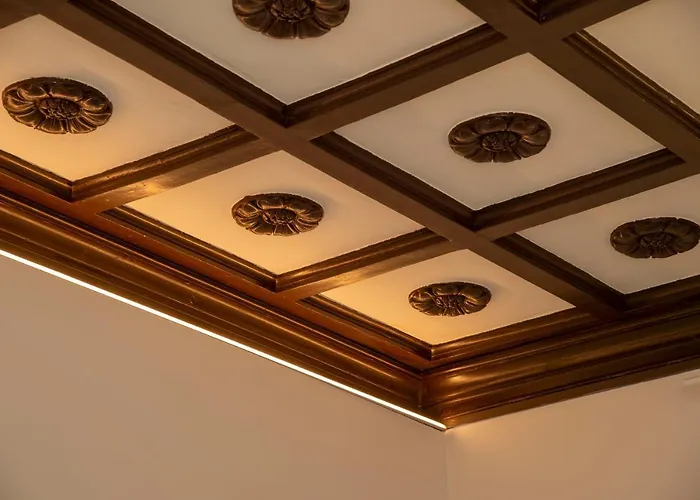 The Parliament - Exclusive Apartment